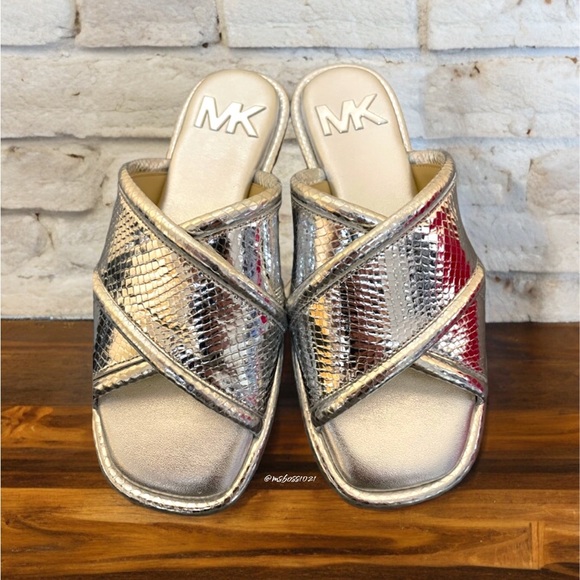 Michael Kors Gideon Slide Sandal Metallic Silver BRAND NEW NEVER WORN - Picture 4 of 6
